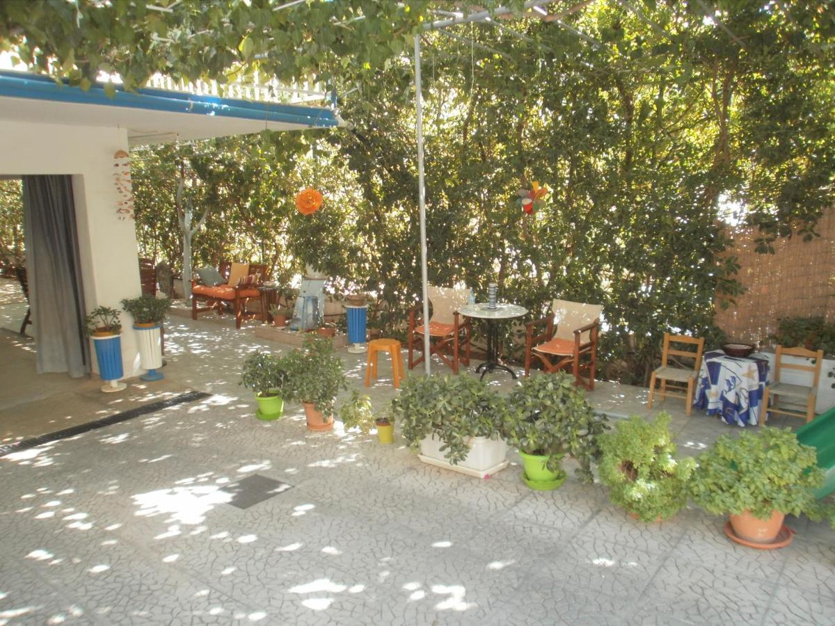 2 Space - Selfcatering Apartment Helen No 7 Xiropigado Exterior photo